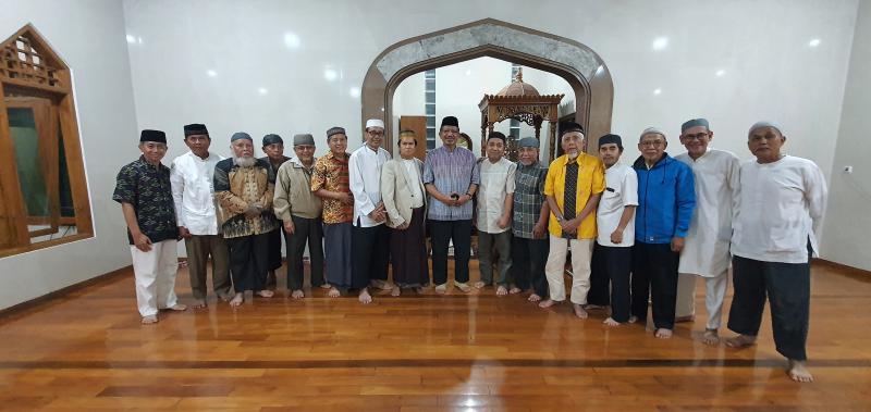 Foto Bersama selepas kajian dengan KH. Athian Ali