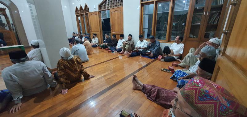Jamaah Masjid Darussalam, Kajian Ust. Hari Gunawan